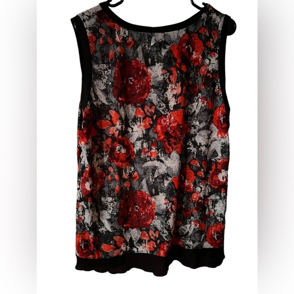 Beautiful floral top - Picture 5 of 5